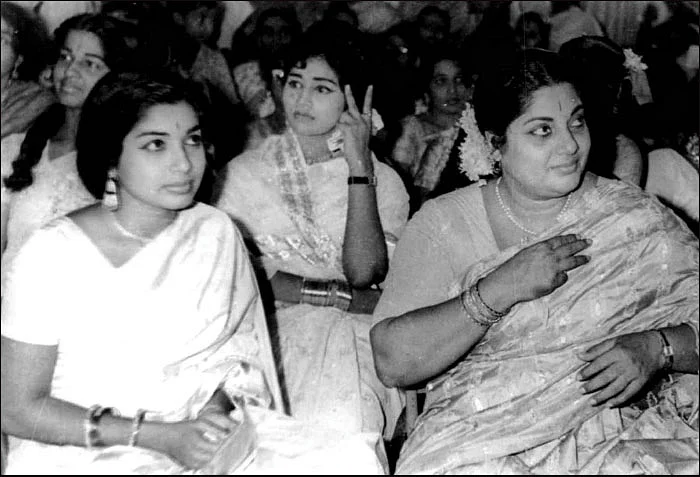 ஜெ.ஜெயலலிதா என்னும் நான்... - அம்மாவின் கதை - 18