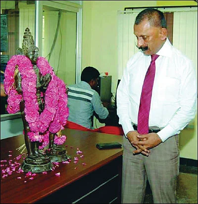 நாரதர் உலா - ராஜராஜ சோழன் சிலை... தஞ்சையில் மட்டும்தானா?
