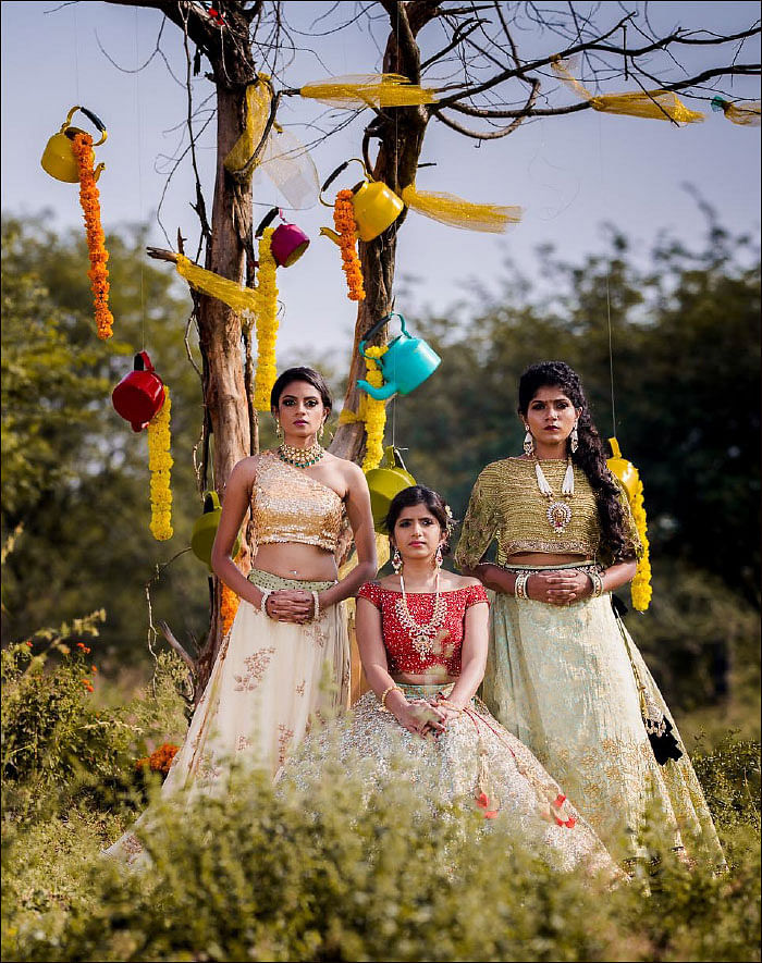 Bride & Bridesmaids Poses - MUST HAVE Clicks with your BFFs!