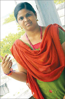 "பெண்களே, நாலு குழந்தை பெத்துக்கோங்க...”
