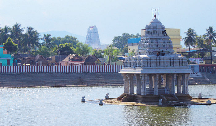 தீர்த்த திருவிழாவும் தீபப் பெருவிழாவும்!