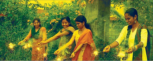 ‘தீபாவளிக்கு ஏங்கறோம்னு நாங்க சொன்னோமா?!’