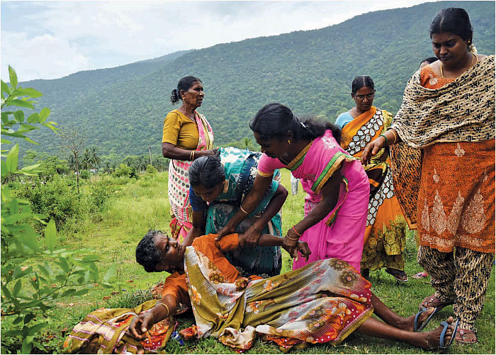 வெசத்தைக் கொடுத்துட்டு நெலத்தை எடுத்துக்கோங்க! - சேலம் விவசாயக் குடும்பங்களின் கண்ணீர்