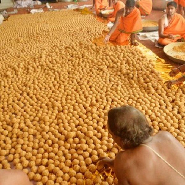 திருப்பதி பெருமாளின் சிறப்பு பிரசாதம் `லட்டு’