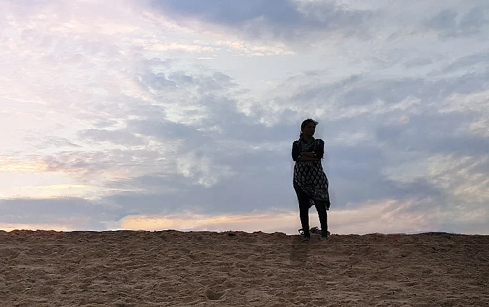 தனியே தன்னந்தனியே...