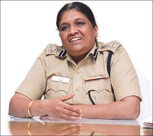முகங்கள்: புத்தகங்களே என் வெற்றிக்குக் காரணம்! - டி.ஐ.ஜி காமினி