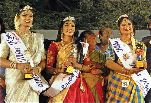 மிஸ்.கூவாகம் திருவிழா: சர்ச்சை கிளப்பிய வேதாந்தா ஸ்பான்ஸர்