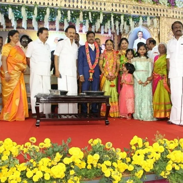 `ஓ.பி.எஸ், 10 எம்.எல்.ஏ-க்களின் நிலை என்னாகும்?'- ஸ்டாலின் போடும் மார்ச் மாத கணக்கு