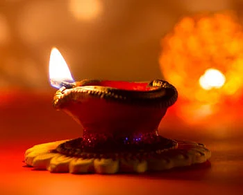 மாதம் முழுவதும் தீபாவளி!