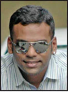 ரேஸ் வீரனாக...