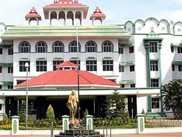 மதுரை: 68 மீனவர்களை மீட்பதில் தாமதம்; மத்திய அரசிடம் விளக்கம் கேட்ட உயர் நீதிமன்றம்!