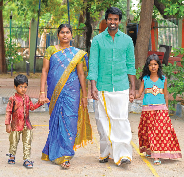 “அப்பா.. நீ தமிழ்லயே பேசுப்பா!”