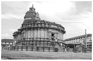துங்கா நதி தீரத்தில்
