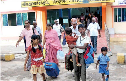 ”எங்களை ஏன் தொந்தரவு பண்றீங்க!”