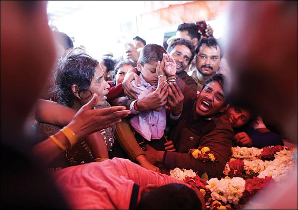 தேம்பியழும் தேசம்... விதைக்கப்பட்டவர்களுக்கு வீரவணக்கம்!