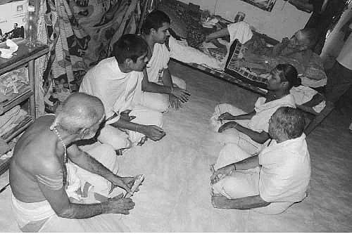 வேதமே வாழ்க்கையாய்...