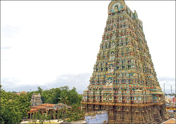 கேள்வி - பதில்: பெண்கள் அங்கப் பிரதட்சணம் செய்யலாமா?