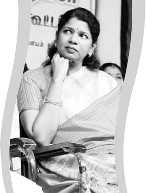 ''மொழிப்போர் தியாகிகள் கூட்டம் கூட்ட யாருக்கு தகுதி இருக்கிறது?''