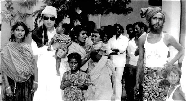 எம்.ஜி.ஆர்: நிஜமும் நிழலும் வேறு வேறு அல்ல - சுகுணா திவாகர்