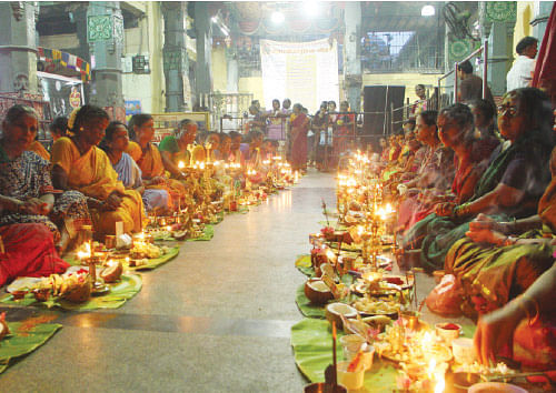 “புண்ணியம் சேர்க்கும் விளக்கு பூஜை!”