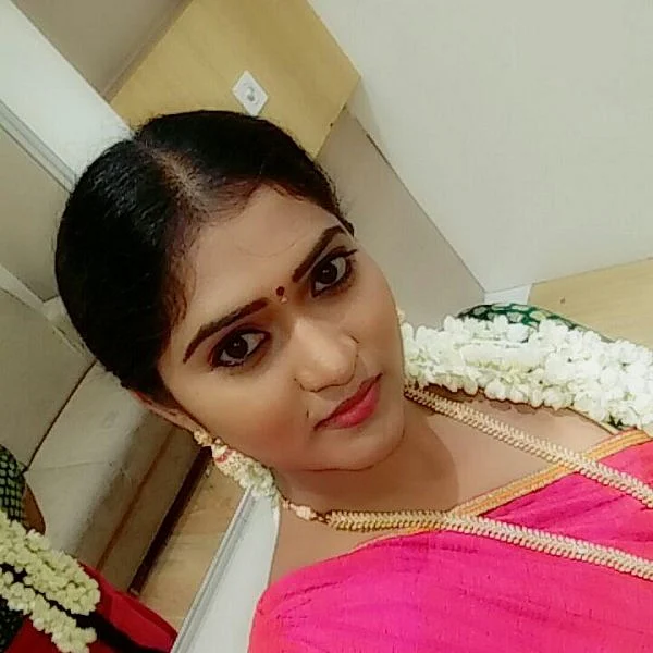 ''கிராமத்தில் இருந்து சீரியல்ல நுழையிறது எவ்வளவு கஷ்டம்னு புரிஞ்சுக்கிட்டேன்!'' - 'வந்தாள் ஶ்ரீதேவி' அனன்யா