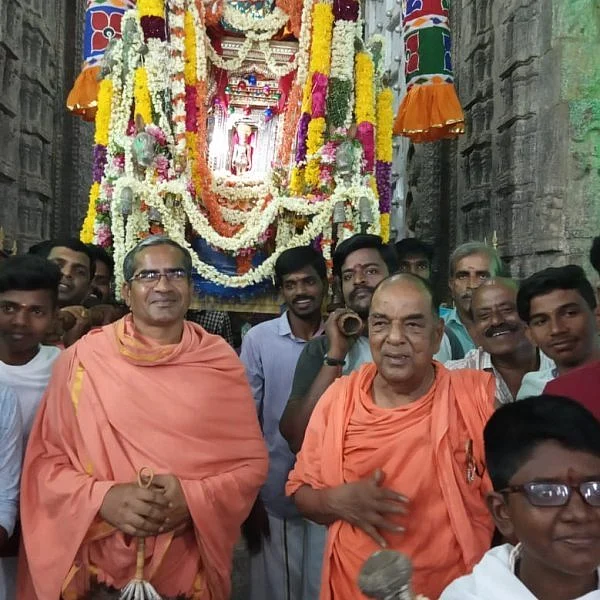 28 நாள்கள் உண்ணா நோன்பிருந்து சமாதிநிலையை அடைந்த சமணப் பெண் துறவி!