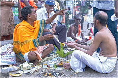 ஆடி அமாவாசை - பித்ரு தோஷம் தீர்க்கும் முன்னோர் ஆராதனை