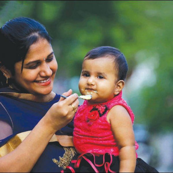 நிலவைக் காட்டி அமுது ஊட்டி - 2