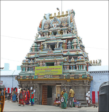 ஓங்கி உலகளந்த உத்தமன் பேர் பாடி..!