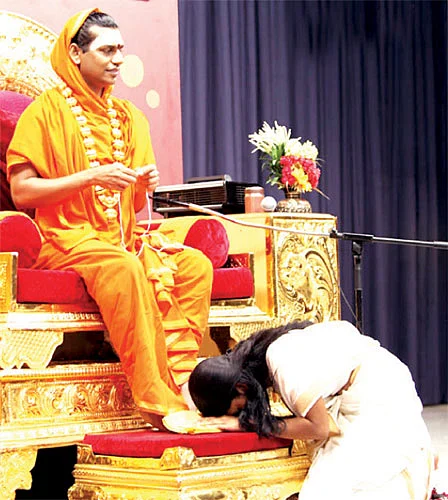 நல்ல வேளை... 'அந்தக்' குடும்பத்துல யாரும் சாமியார் ஆகலை!