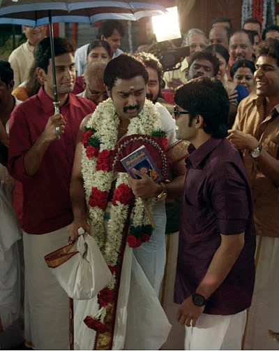 கதை விடுறாங்க!