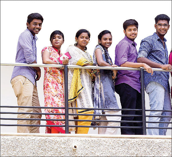நம்புங்க... நாங்க படிக்க வந்திருக்கோம்!