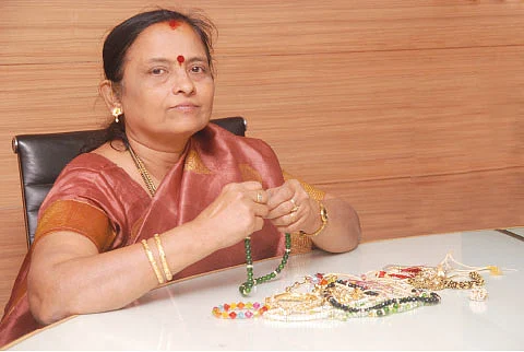 கணவனைக் காப்பாற்றினேன்... கைத்தொழிலை கைப்பற்றினேன்!