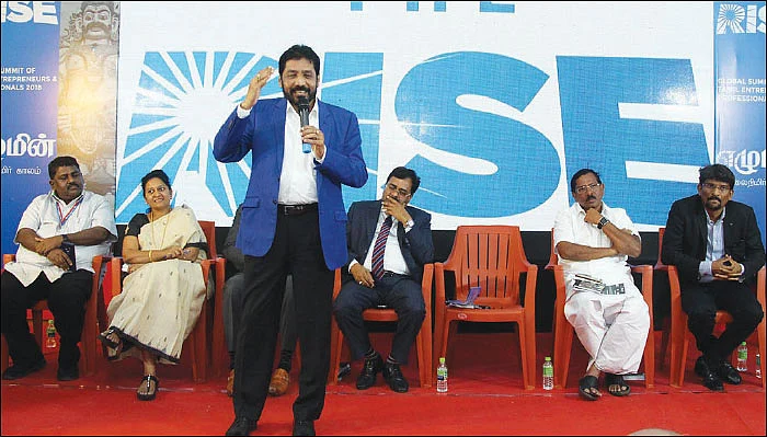 மதுரையில் சங்கமம்... தமிழால் இணைந்த தொழில் அதிபர்கள்!