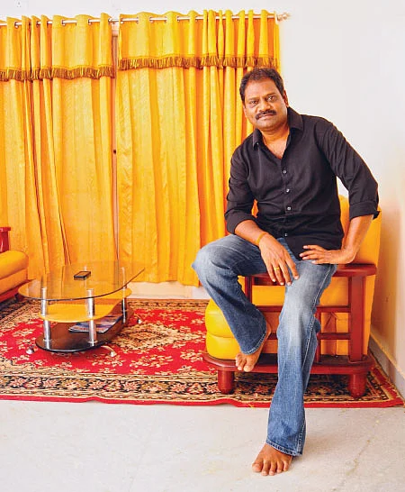 "நாட்டுக்கு ஆதார் அட்டையும் சினிமாவுக்கு கதையும் ஒண்ணு !”