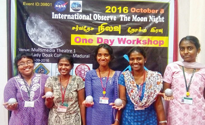 நிலவோடு பேசலாம்!