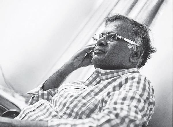 “ஒரு சோட்டா கவர்மென்ட்டுக்காக ஒருவன் நாவல் எழுதுவானா என்ன?!” - சந்திப்பு: சுகுணா திவாகர், வெய்யில்