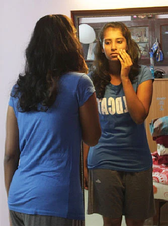 உங்களுக்கும் இருக்கிறதா முக 'முடி' அவஸ்தை?