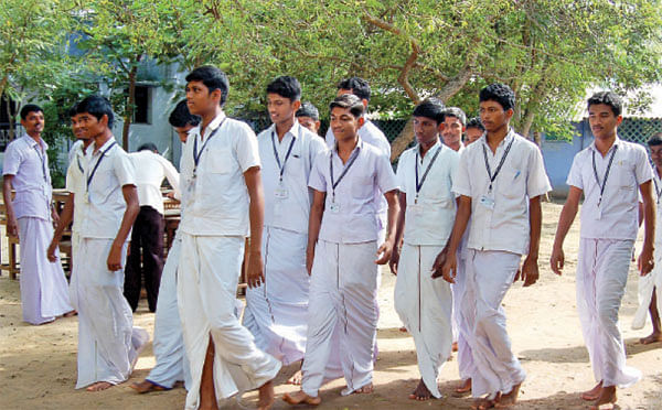 வேட்டியை இறுக்கிக் கட்டு!