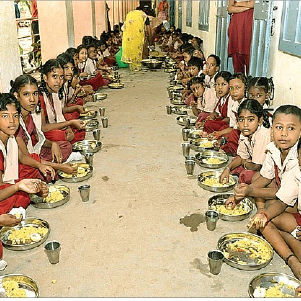 சத்துணவில் ஒரு மாணவருக்குச் செலவிடப்படும் தொகை எவ்வளவு? ஆர்.டி.ஐ. அதிர்ச்சி