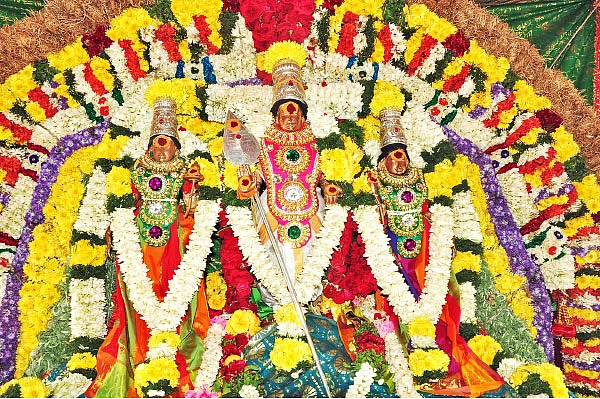முருகனைக் கும்பிட்டு...