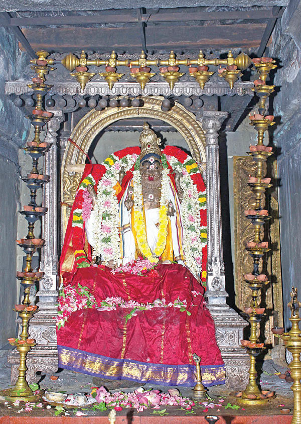 குறை தீர்க்கும் கோயில்கள் - 9 - நரம்புக் கோளாறுகள் நீங்கும் நமசிவாயன் சந்நிதியில்!
