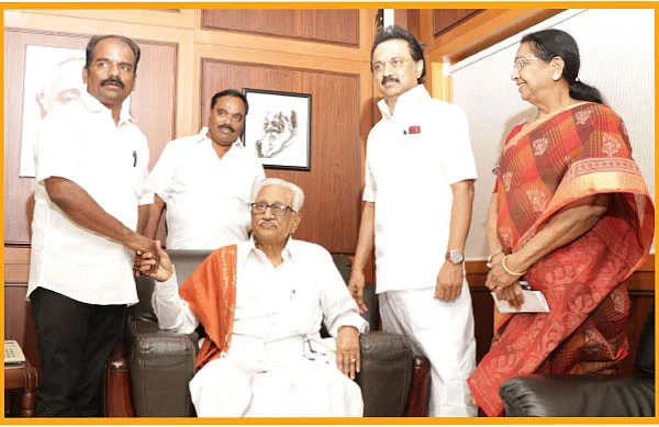 “இரண்டு சைடும் ஓட்டு இருக்குனு சொல்லி தளபதி சிரித்தார்!”