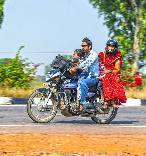 சந்தோஷத்தில் கரையும் சிசி! - கவிதை