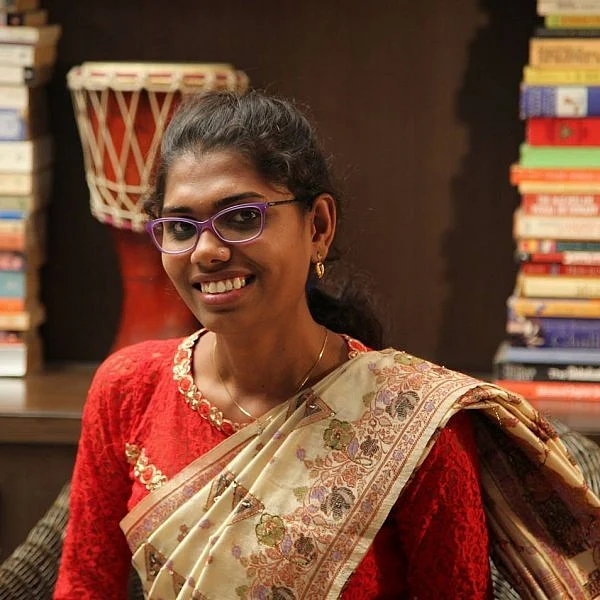 ``காதலிக்கிறேன்.. திருமணம் செஞ்சுப்பேனானு தெரியாது..!" - திருநங்கை கிரேஸ் பானு