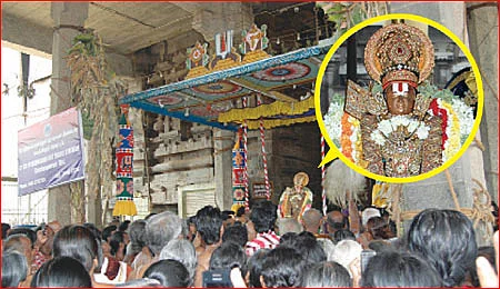 கேட்டது தருவார்... மனம் குளிரச் செய்வார்...