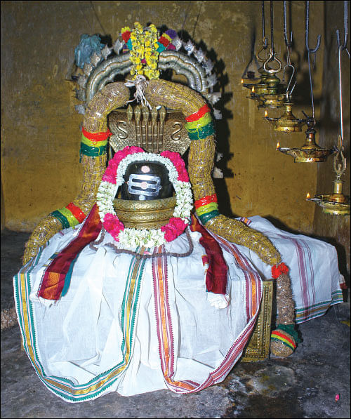 குறை தீர்க்கும் கோயில்கள் - 12 - ஊனம் தீர்க்கும் கூனஞ்சேரி!