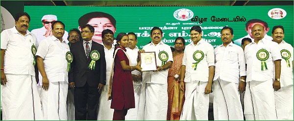 ஒண்ணு பெருசா... நாலு பெருசா!