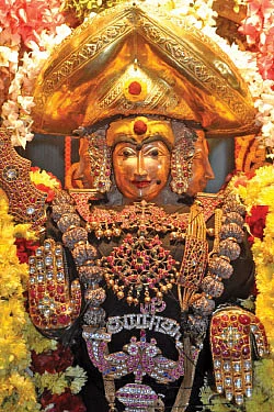 முழு நிலவாய் முருகக்கடவுள் - விதவிதமாய் சஷ்டி விரதம்!