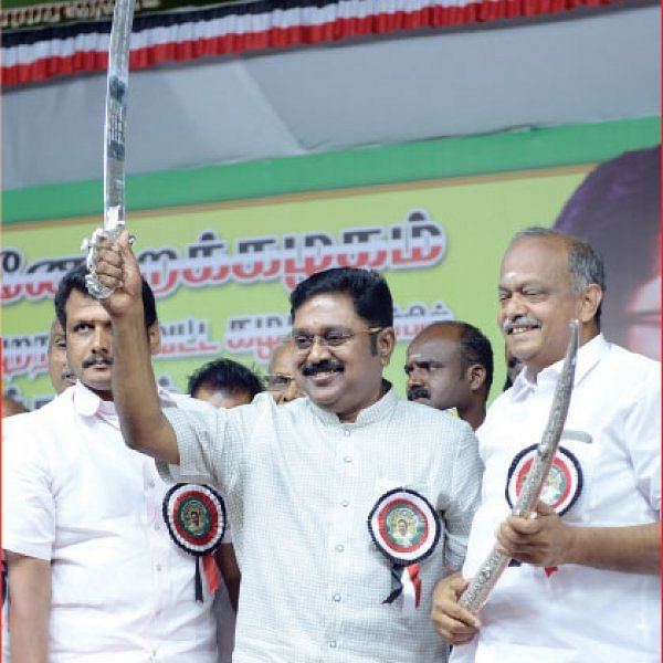 “சாக்கடைத்துறை அமைச்சர்... சாக்கடை போல பேசுகிறார்!”